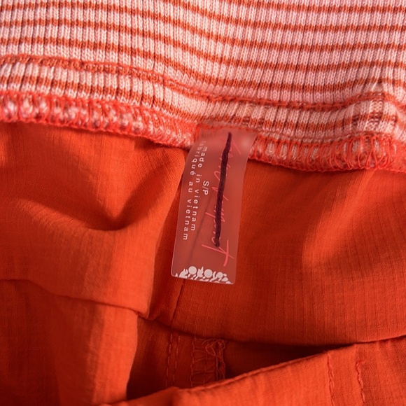 NWOT! FP Free People Movement Cascade Flares Sz XS/Large - Picture 11 of 12